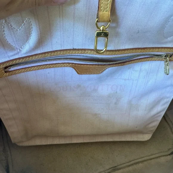 Well Loved, Still Stunning LV Neverfull Damier Azur Rose Ballerine - Picture 3 of 3